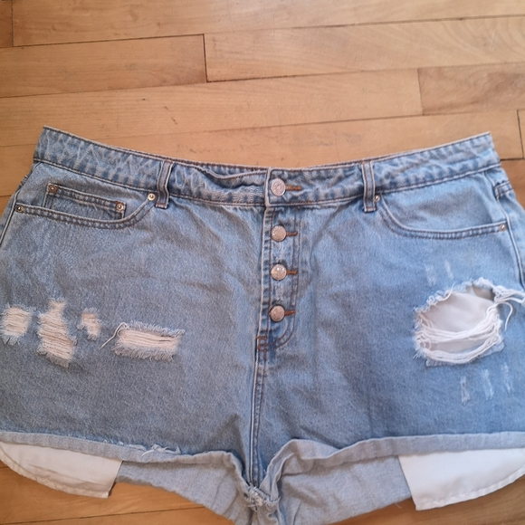 Size 18 denim shorts - Picture 1 of 3